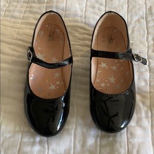 Girls patent leather maryjanes